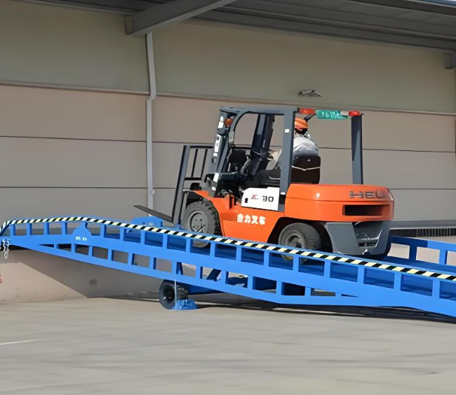 铁岭移动式卸货平台（叉车用）
